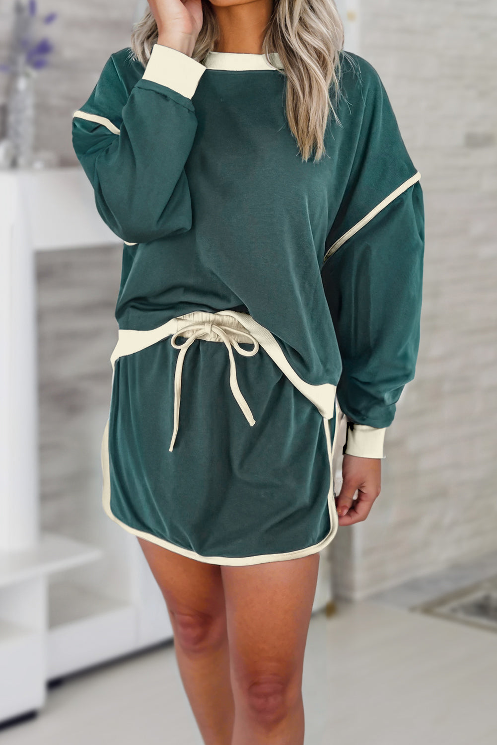 Coffee Color Contrast Loose Pullover and Lace-up Waist Skort Set